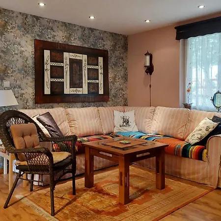 4 Bedroom Stunning In Mogiel