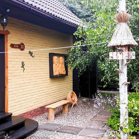 4 Bedroom Stunning In Сasa de vacaciones Mogiel